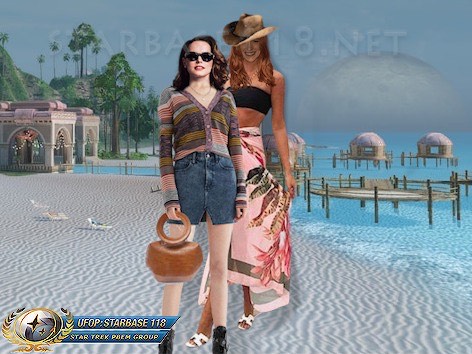 File:Roox Penelope and Andrea Munger On the Beach.jpg